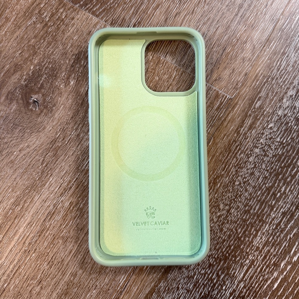 NIB Velvet Caviar Pistachio Checkered iPhone 13 ProMax Case & Screen Protector - Picture 6 of 11